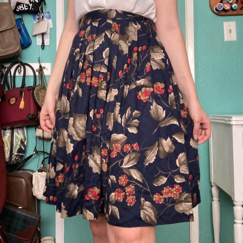 1970s Vintage Evan Picone Berry Pleated Skirt